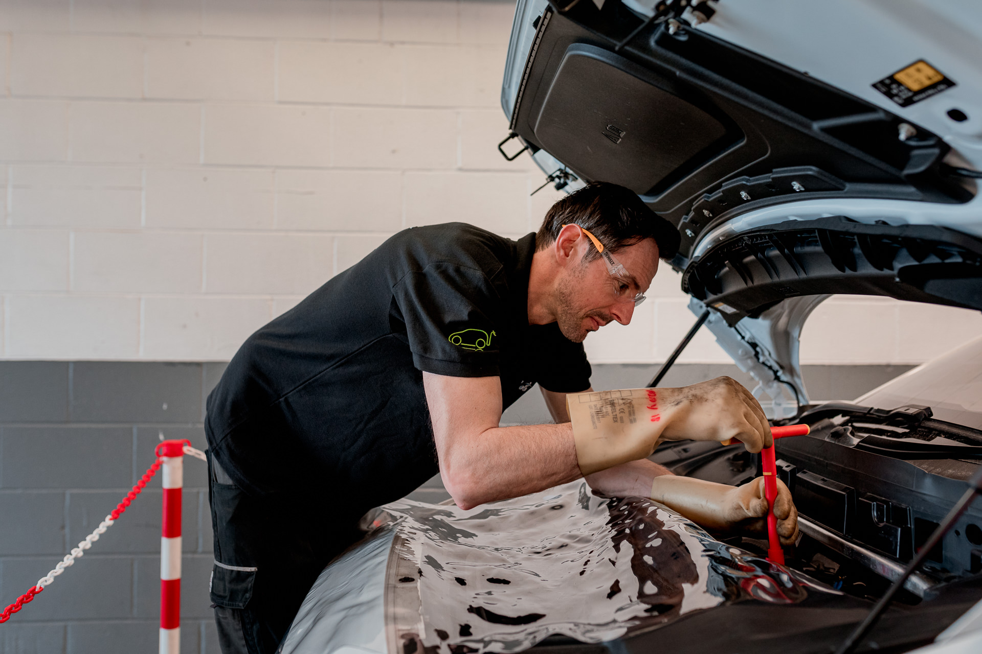 Hybrid & Electric Car Repair Service - Leigh Electric 